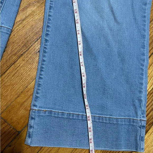 a.n.a Women's  Blue High-Rise Wide Leg Crop Jeans, size 6 - Picture 2 of 8